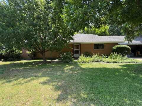 713 Hilltop Circle, DeSoto, TX 75115