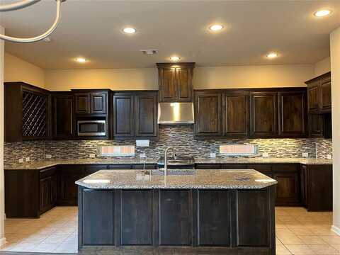 1126 Amber Rose Way, Arlington, TX 76005