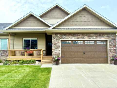 5411 Overlook Ln, Sioux City, IA 51106