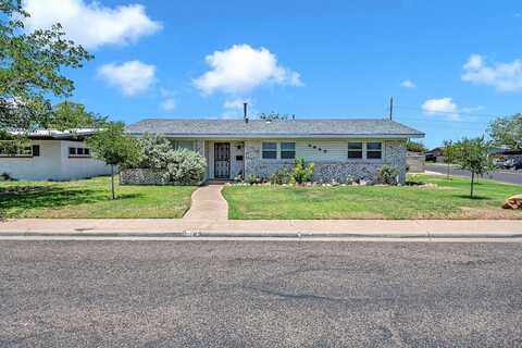 1517 Castle Rd, Odessa, TX 79762