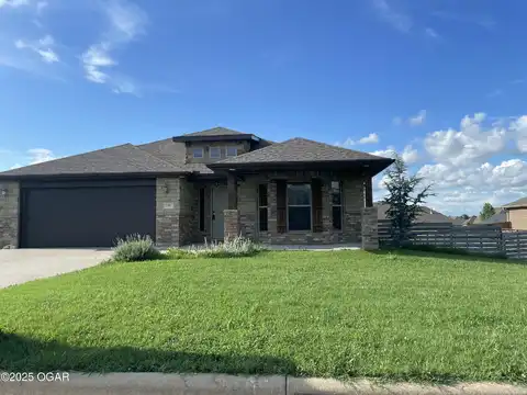 735 E George Street, Carthage, MO 64836
