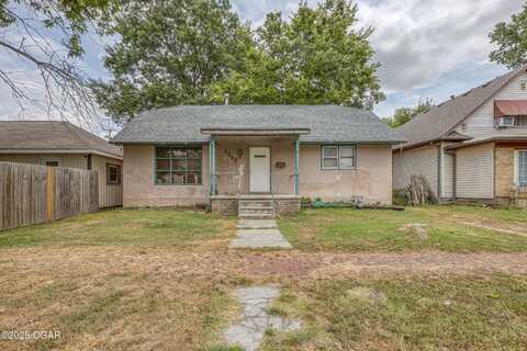 1507 S Sergeant Avenue, Joplin, MO 64804