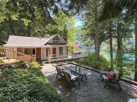 71 Glen Lane, Port Angeles, WA 98363