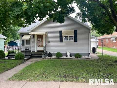 2212 W HIGH Street, Davenport, IA 52804