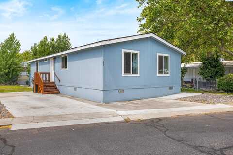 21 Nuclear Ln, Richland, WA 99354