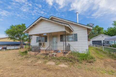 313 E 8th St, Lefors, TX 79054