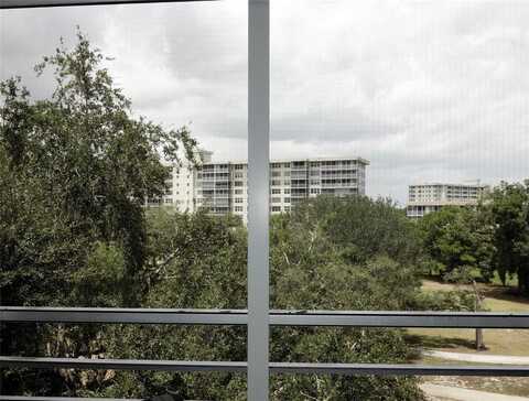 545 Oaks Ln, Pompano Beach, FL 33069