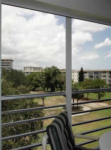 545 Oaks Ln, Pompano Beach, FL 33069