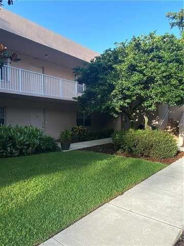 4280 Oaks Ter, Pompano Beach, FL 33069