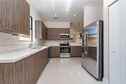 1230 NE 3rd Ave, Fort Lauderdale, FL 33304