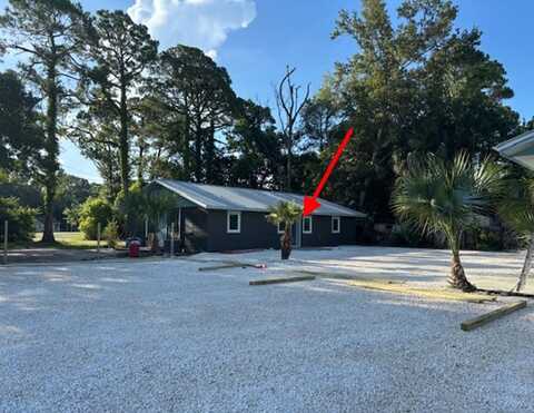 348 12th St, Apalachicola, FL 32320