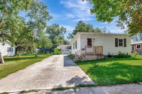 322 ADAMS Avenue, OMRO, WI 54963