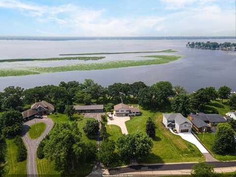 2525 EDGEWOOD Lane, OSHKOSH, WI 54904