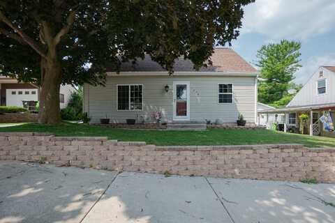 1920 PLEASANT Avenue, NEW HOLSTEIN, WI 53061