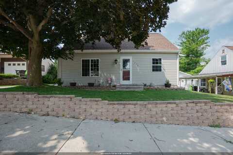 1920 PLEASANT Avenue, NEW HOLSTEIN, WI 53061