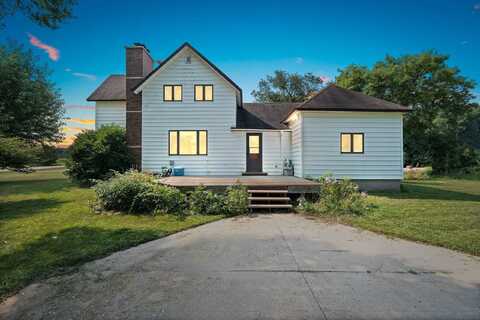 N8095 ANDERSON Road, IOLA, WI 54945
