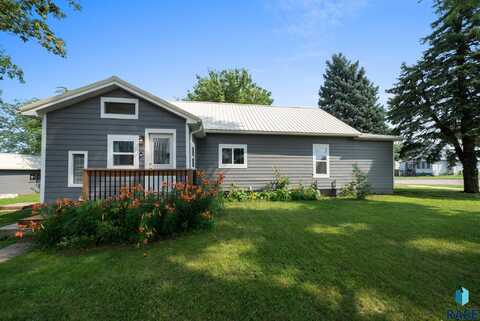 197 S Cherry Ave, Parker, SD 57053
