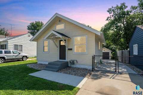2010 S Center Ave, Sioux Falls, SD 57105