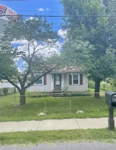 1716 Johnson Drive, Bowling Green, KY 42101