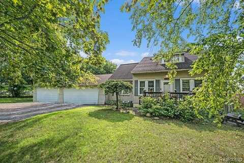 4415 Monroe Avenue, Waterford, MI 48329