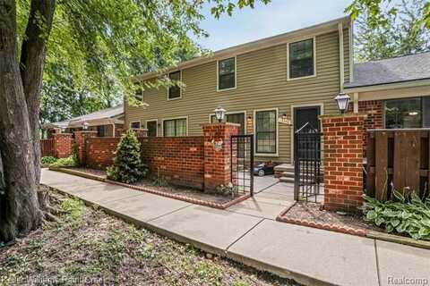 15352 Renshaw Drive, Clinton Township, MI 48038