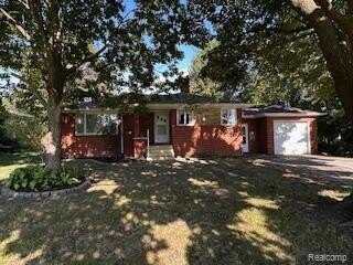 2446 Lanning Drive, Burton, MI 48509