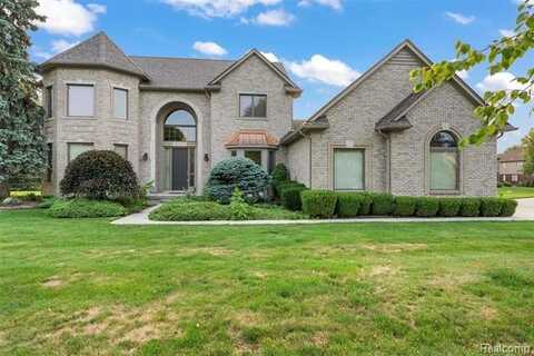 40387 Emerald Lane E, Clinton Township, MI 48038