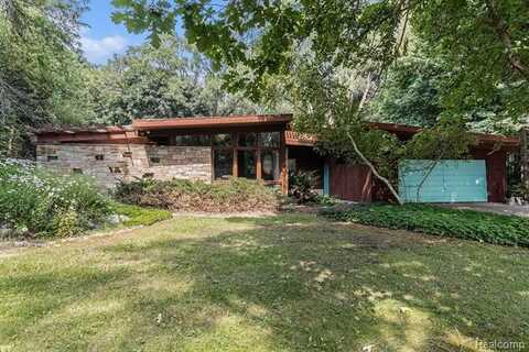 3192 Paint Creek Drive, Oakland, MI 48363