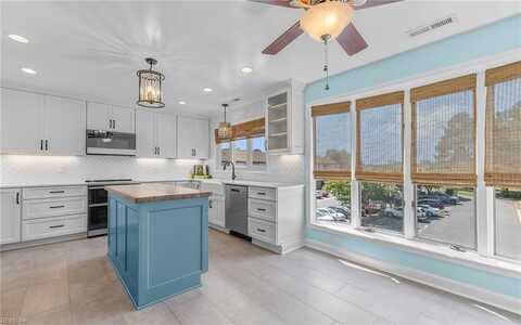 4239 Hatton Point Lane, Portsmouth, VA 23703