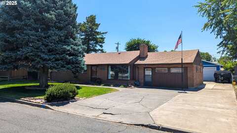 4038 SW PERKINS AVE, Pendleton, OR 97801