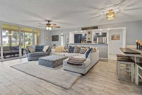 110 Half Moon Circle, Hypoluxo, FL 33462