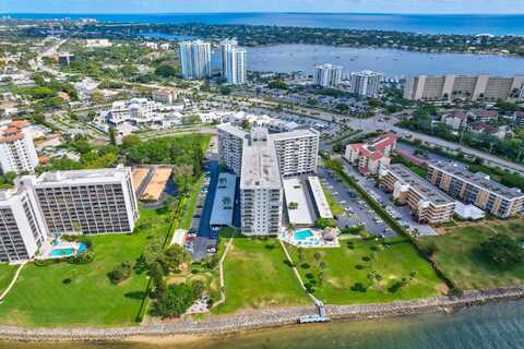 336 Golfview Road, North Palm Beach, FL 33408