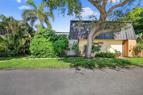 2494 Waterside Drive, Lake Worth, FL 33461