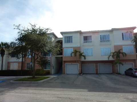 1106 Myrtlewood Circle E, Palm Beach Gardens, FL 33418