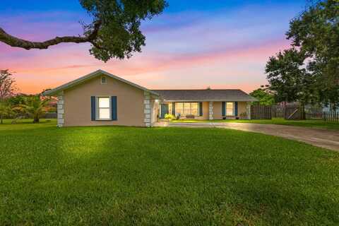 105 Sandalwood Drive, Fort Pierce, FL 34947