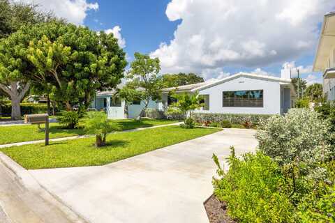 1023 S Palmway, Lake Worth, FL 33460