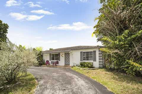 19657 Carolina Circle, Boca Raton, FL 33434
