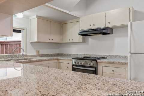 636 PATTERSON AVE, Alamo Heights, TX 78209