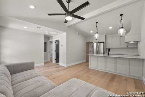 210 SIMON, San Antonio, TX 78204