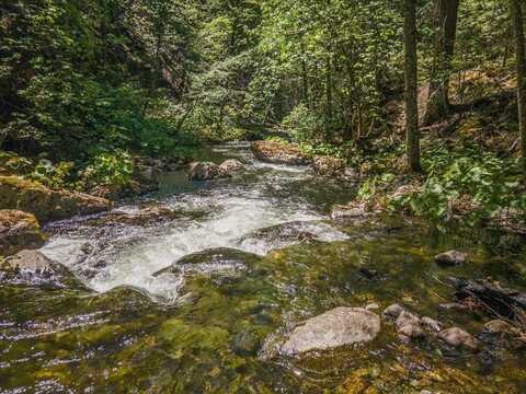 000 Callahan-Cecilville Rd., Callahan, CA 96027