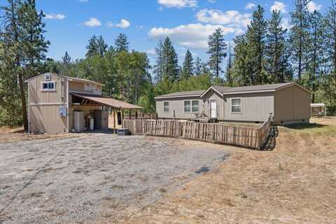 13510 W Farwell Rd, Nine Mile Falls, WA 99026
