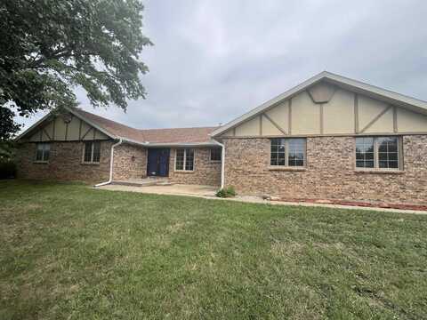 537 E Shipton Rd, Salina, KS 67401
