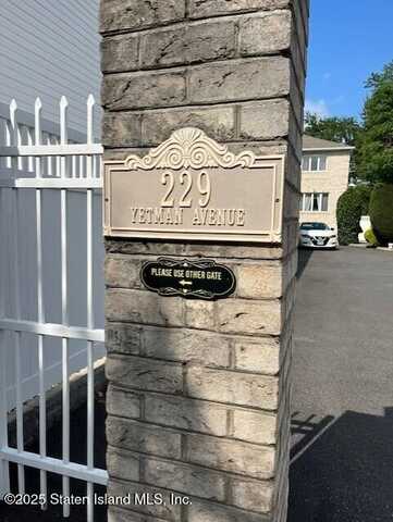 229 Yetman Avenue, Staten Island, NY 10307