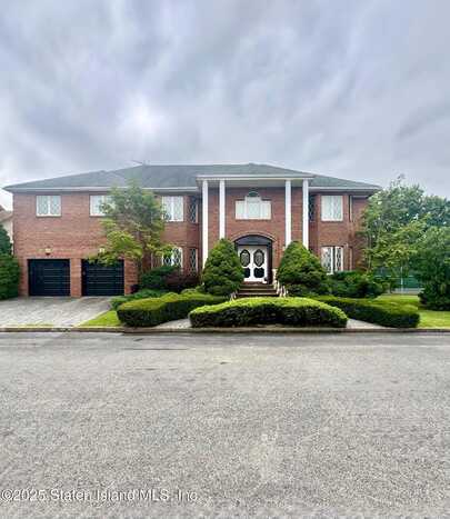 16 Nicolosi Loop, Staten Island, NY 10312
