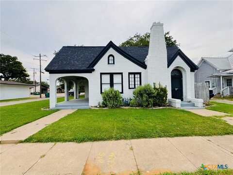 109 N Lutterloh Avenue, Gatesville, TX 76528