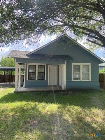 720 S Laurel Avenue, Luling, TX 78648
