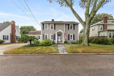 21 Woburn Road, East Providence, RI 02916