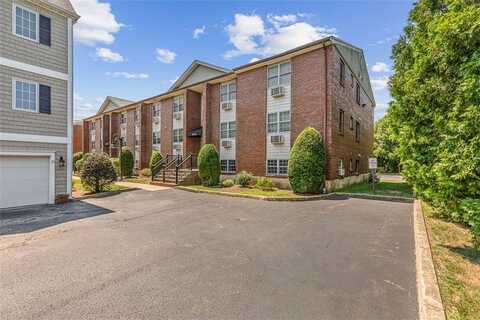 673 Metacom Avenue, Bristol, RI 02809