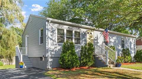 25 Douglas Circle, Smithfield, RI 02828