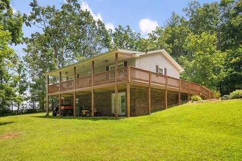 2 Forest Oaks Ln, Galax, VA 24333